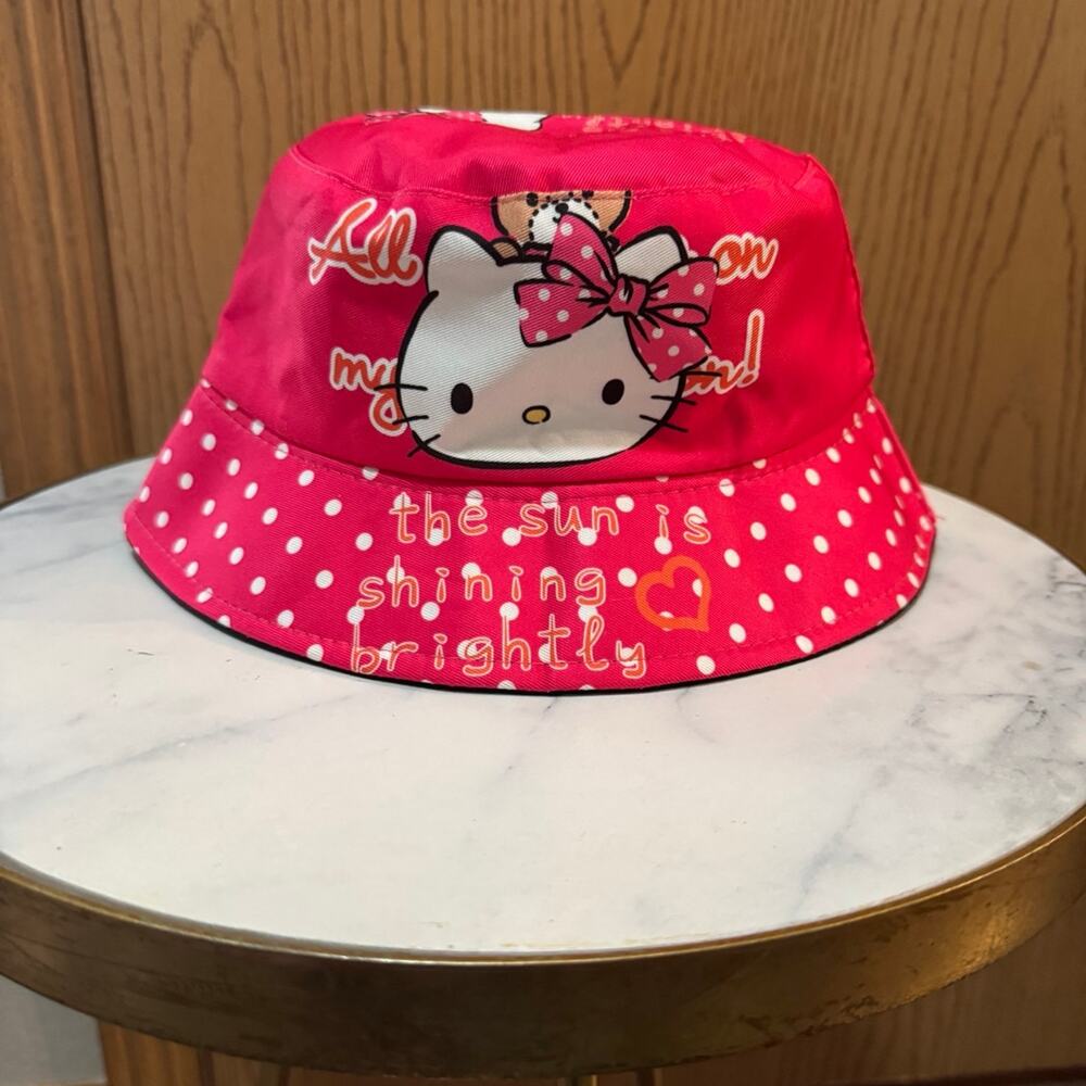 Hello Kitty hat